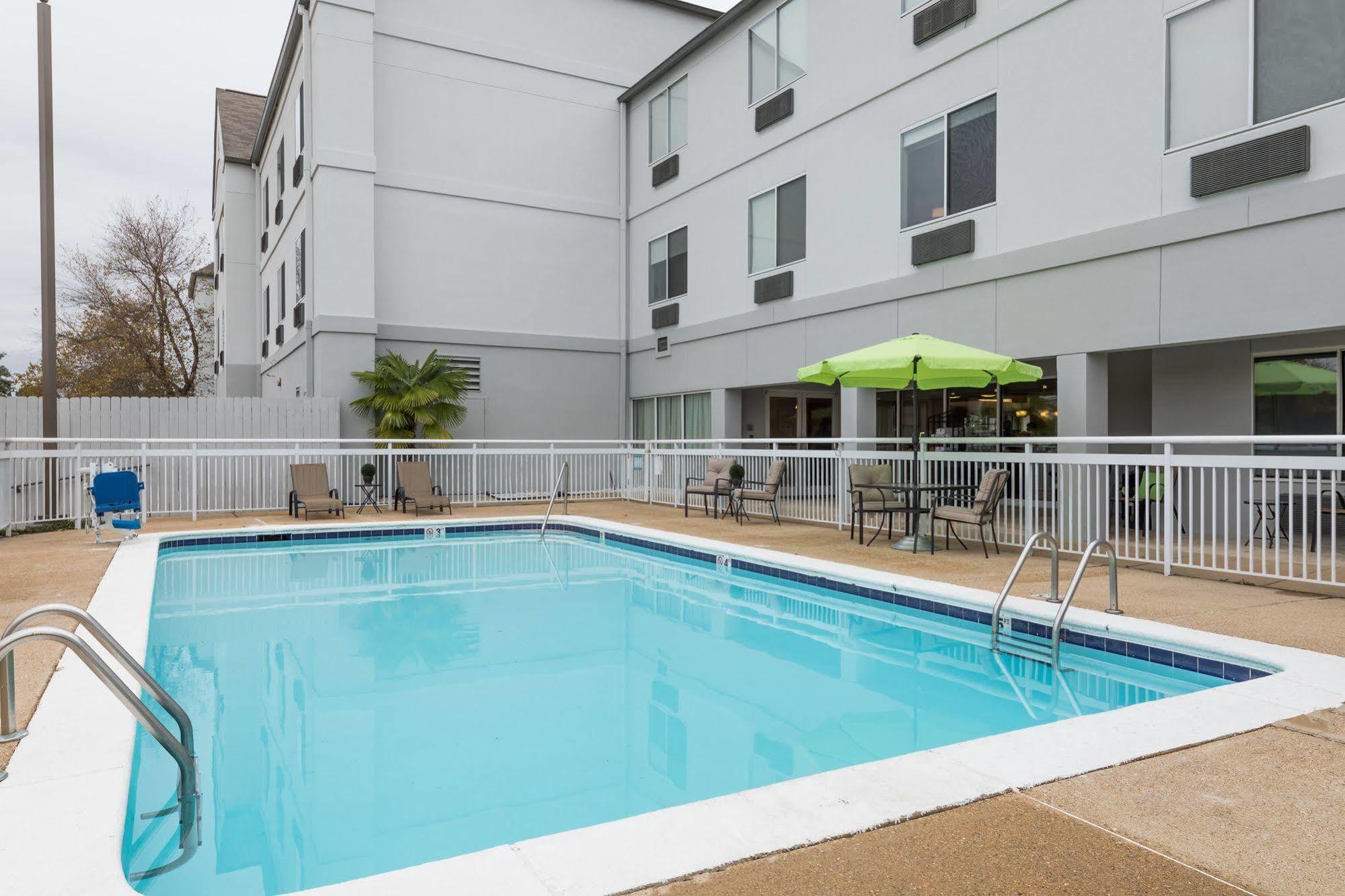 Отель Wingate By Wyndham Shreveport Airport Экстерьер фото