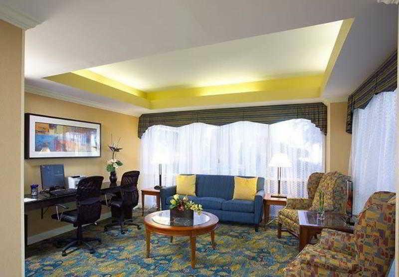 Отель Wingate By Wyndham Shreveport Airport Экстерьер фото